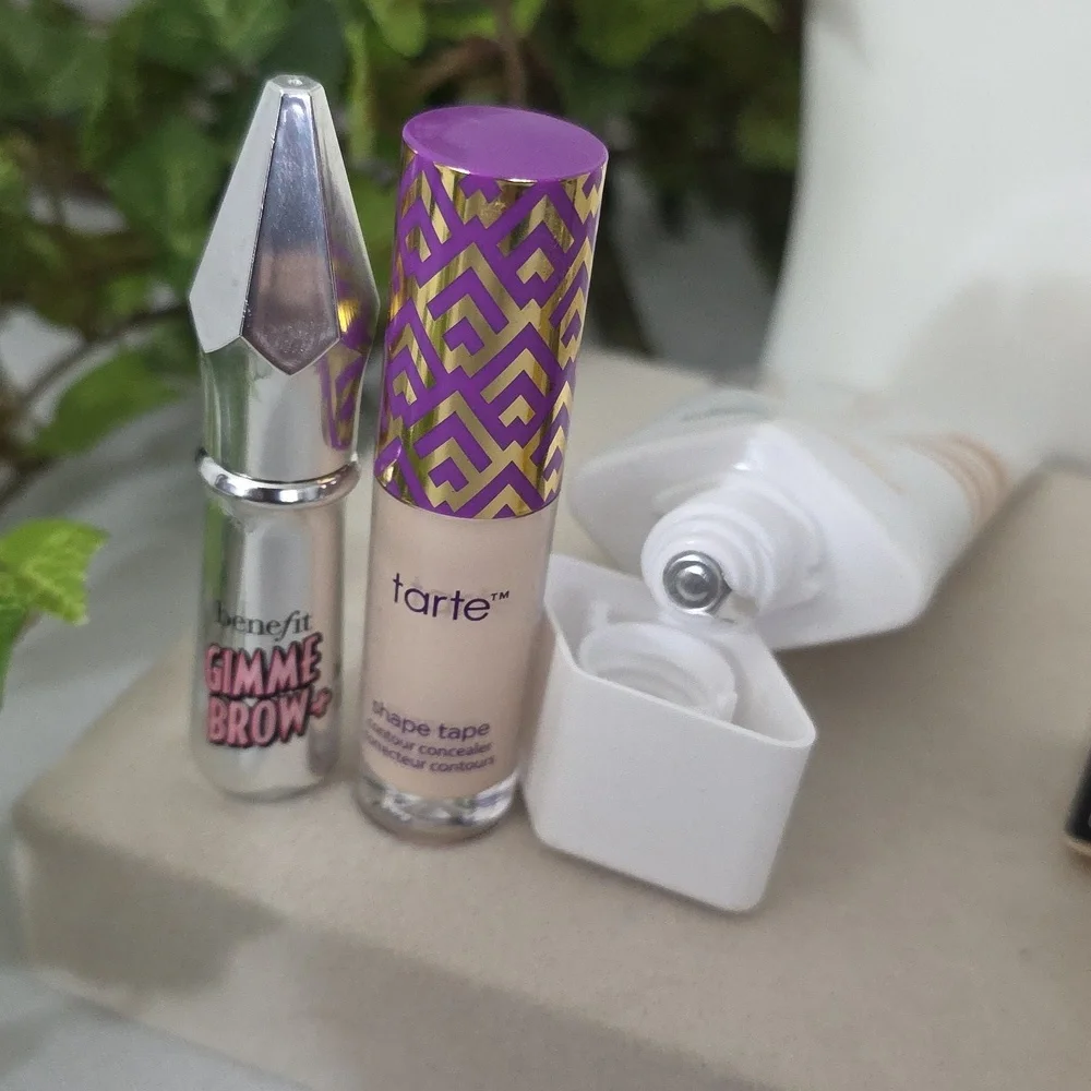 Bundle Of Sample Size Tarte St Tropez Peter Thomas Roth Benefit  New